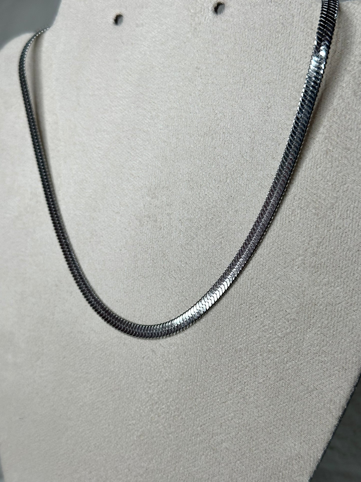 Cova Necklace