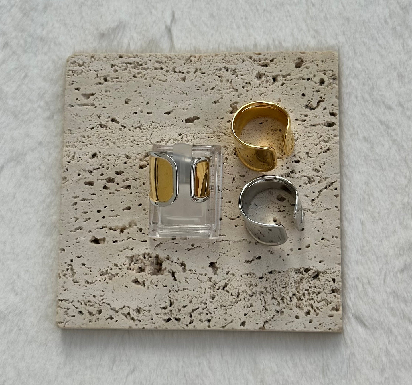 Isis Ring
