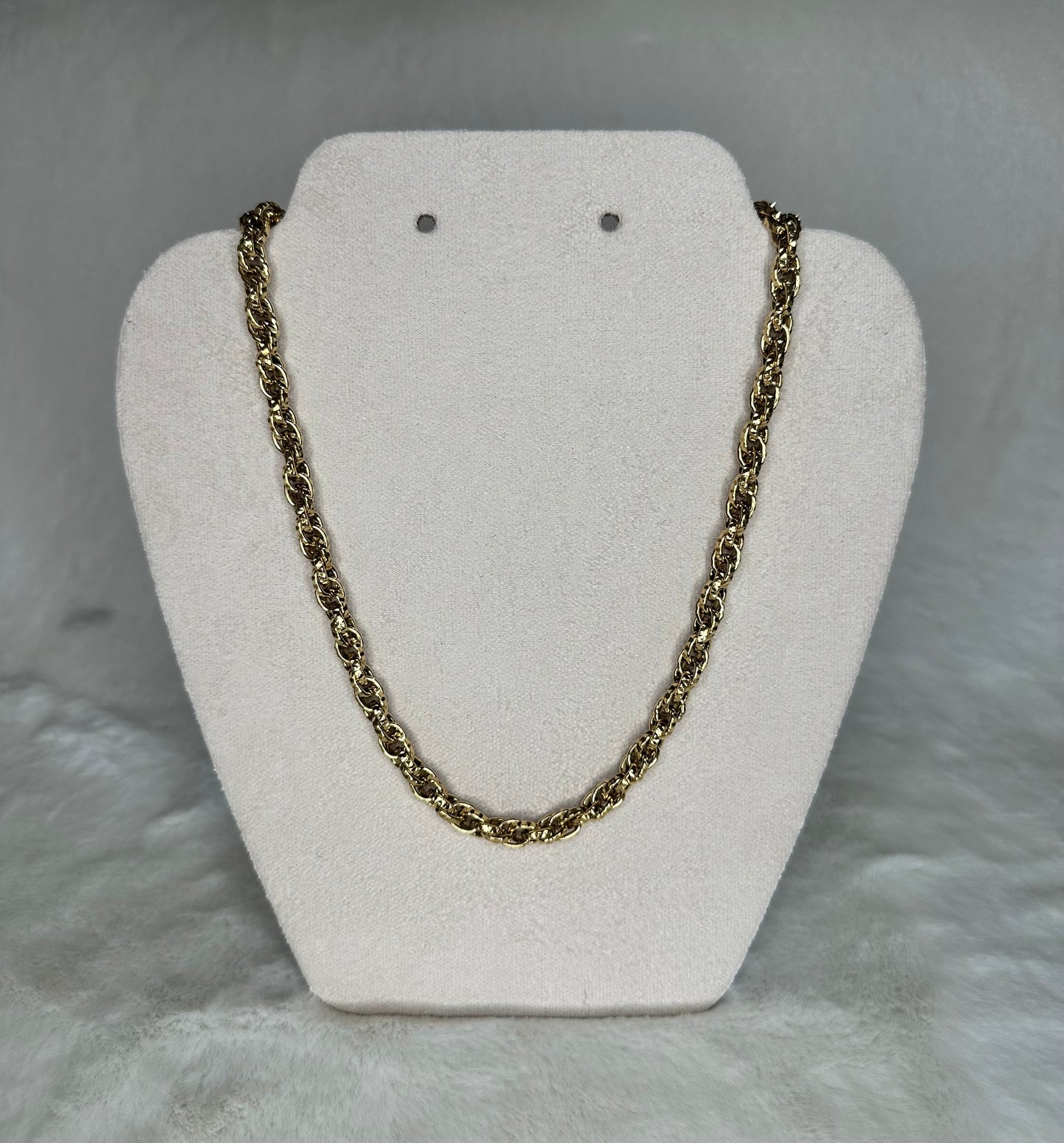 Reina Necklace
