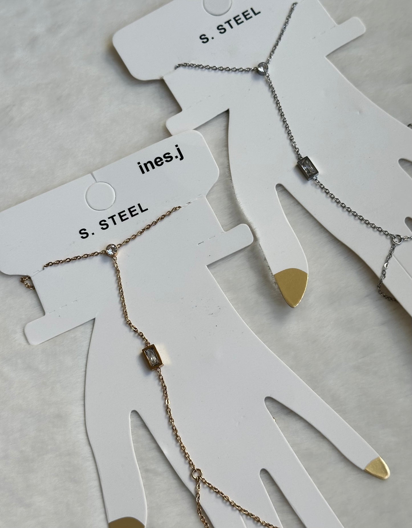 Ariana Hand Chain