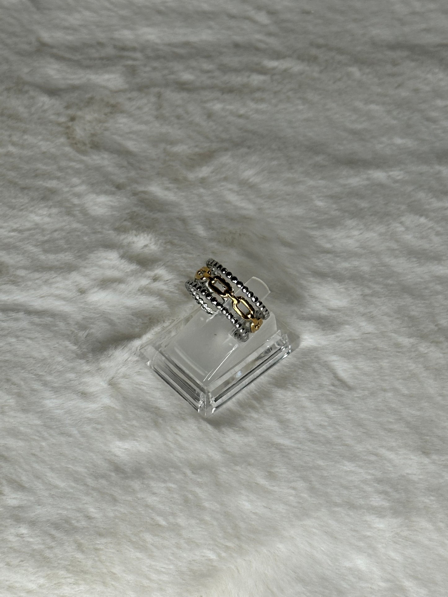 Avery Ring