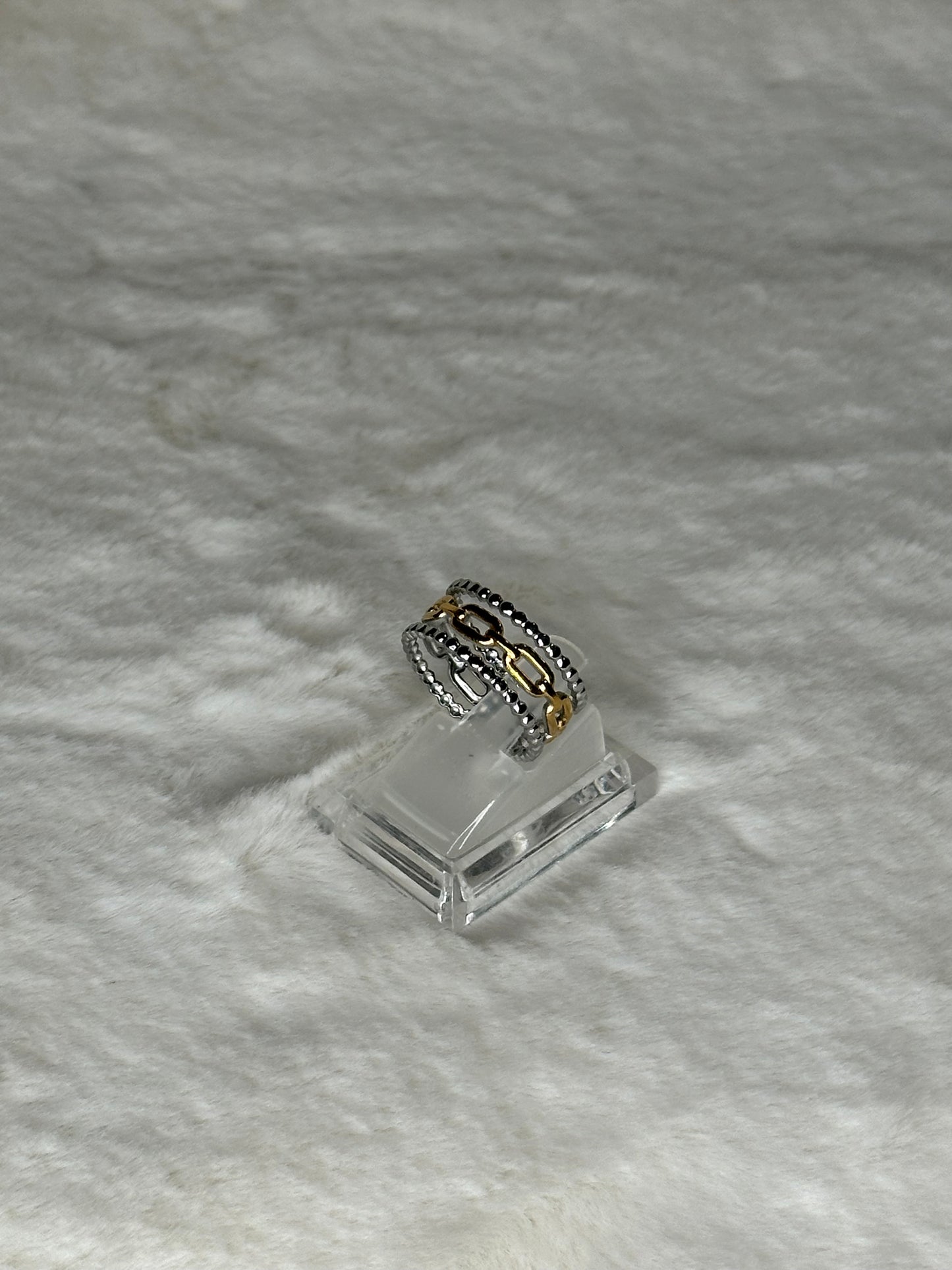 Avery Ring