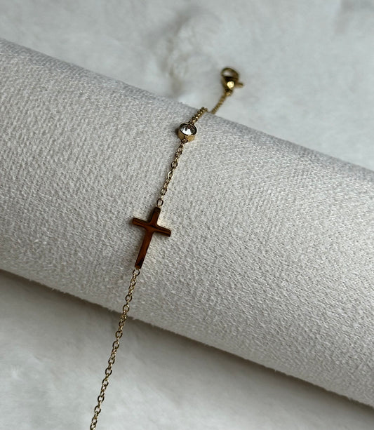 Clea Cross Bracelet