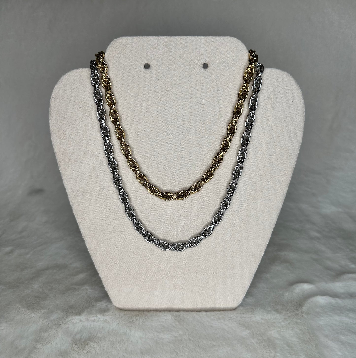 Reina Necklace