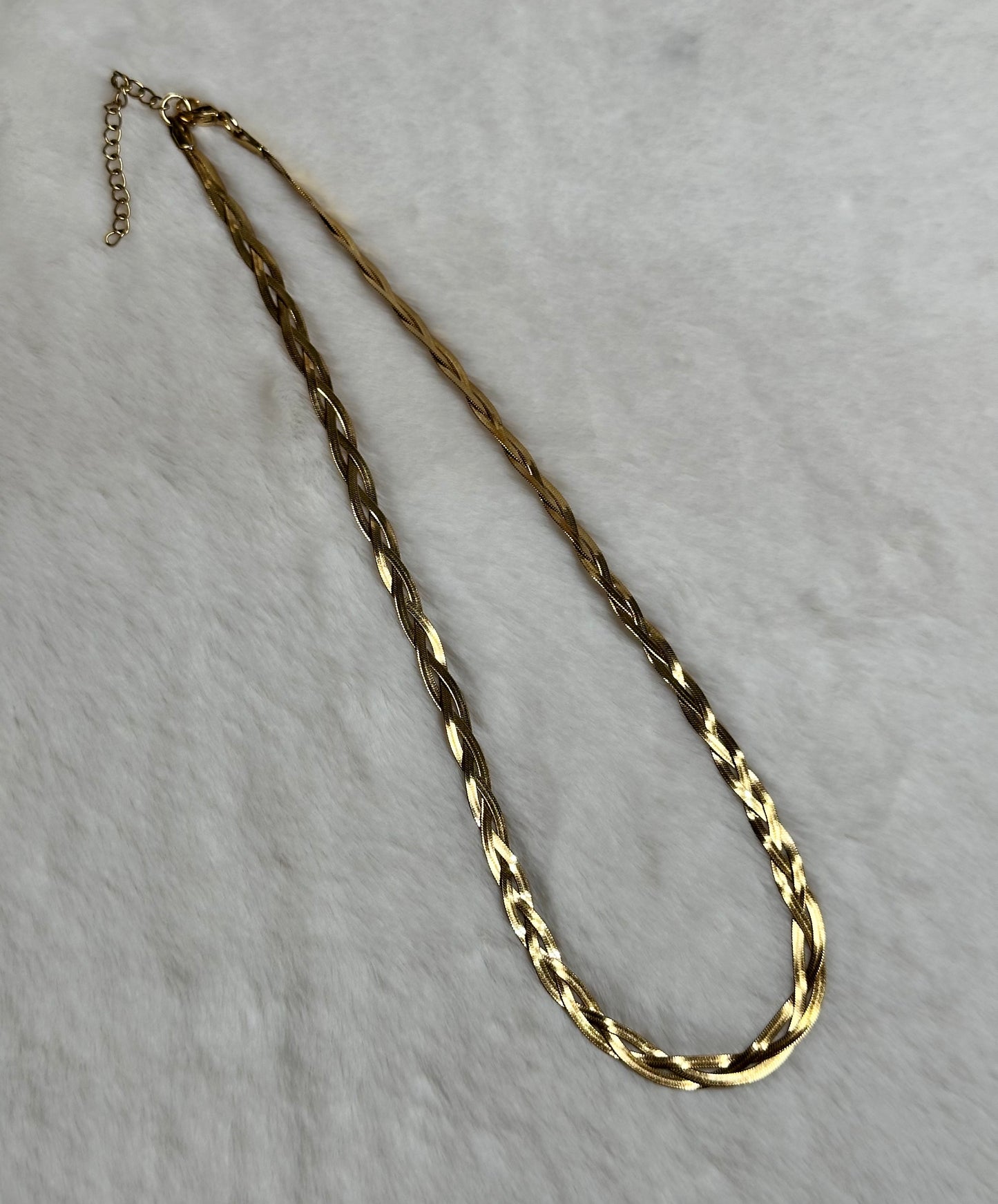 Naia Necklace