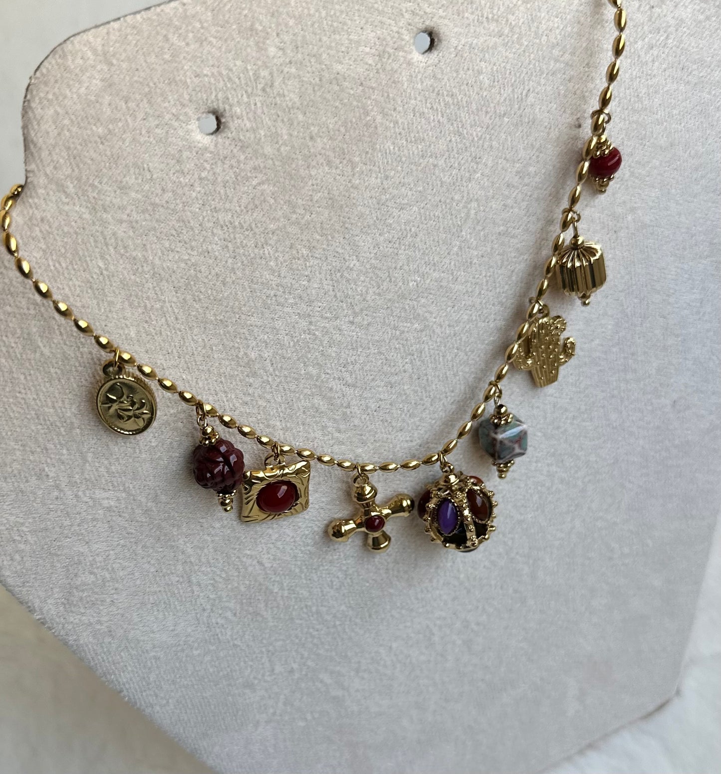 Leona Necklace