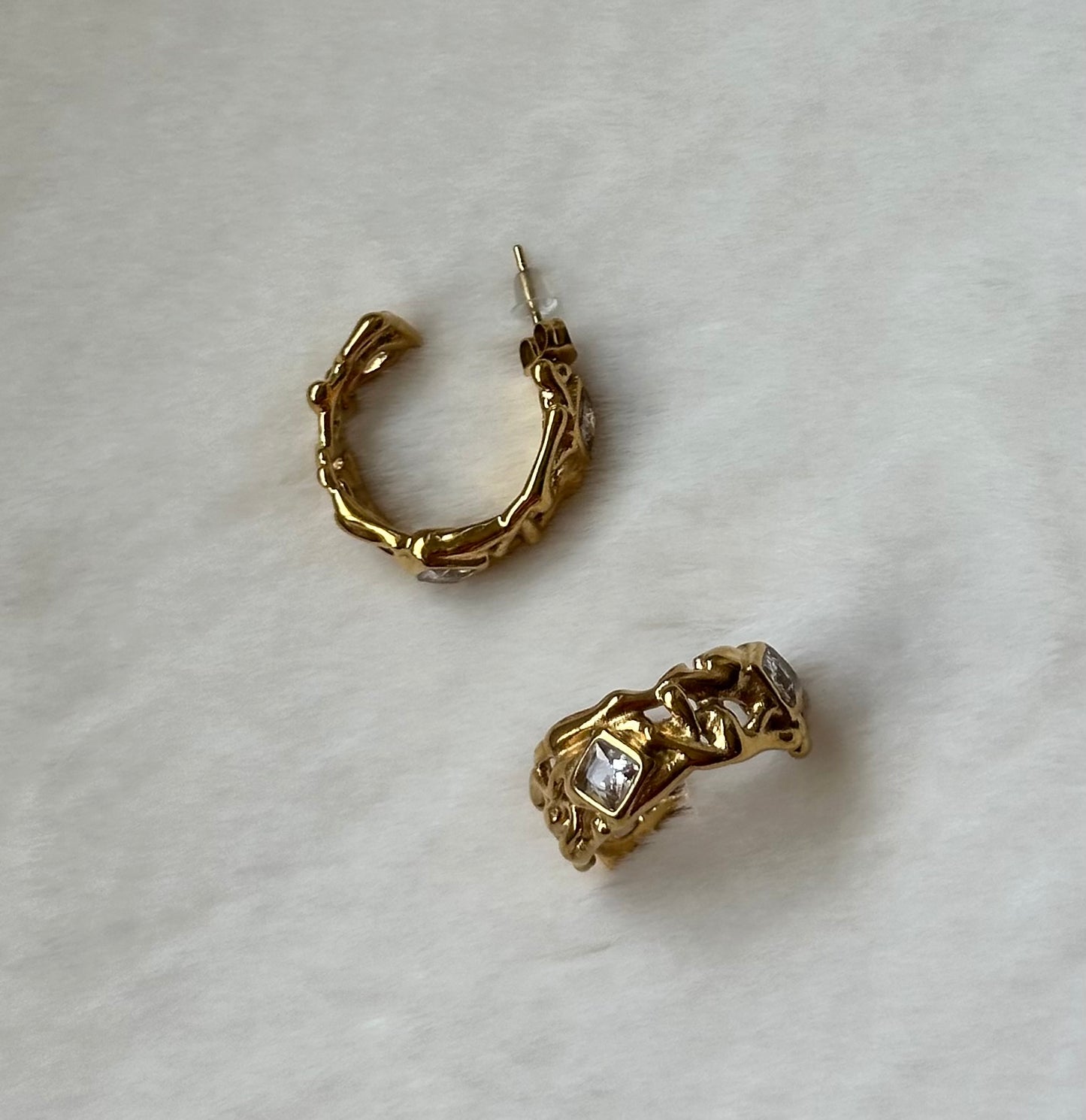 Yeseva Earrings