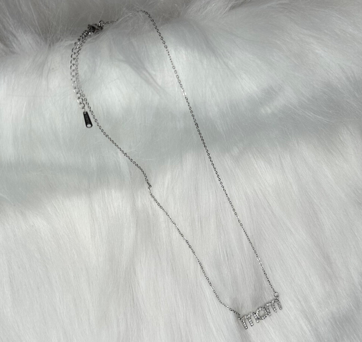 'Mom' Necklace